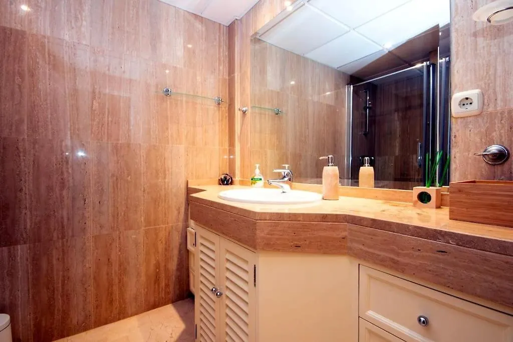 מארבלה Amazing Modern Apartment Next To Pool.
