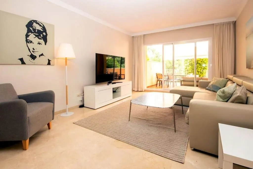 Amazing Modern Apartment Next To Pool. Marbella Spain